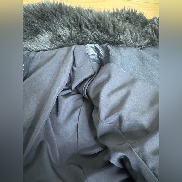 Zara Faux Fur High Collar Soft Mob Wife Long Sleeve Cropped Hidden Pockets Coat - Picture 9 of 12